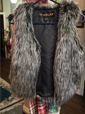 Ariat Black Vest with Faux Fur Trim women’s medium